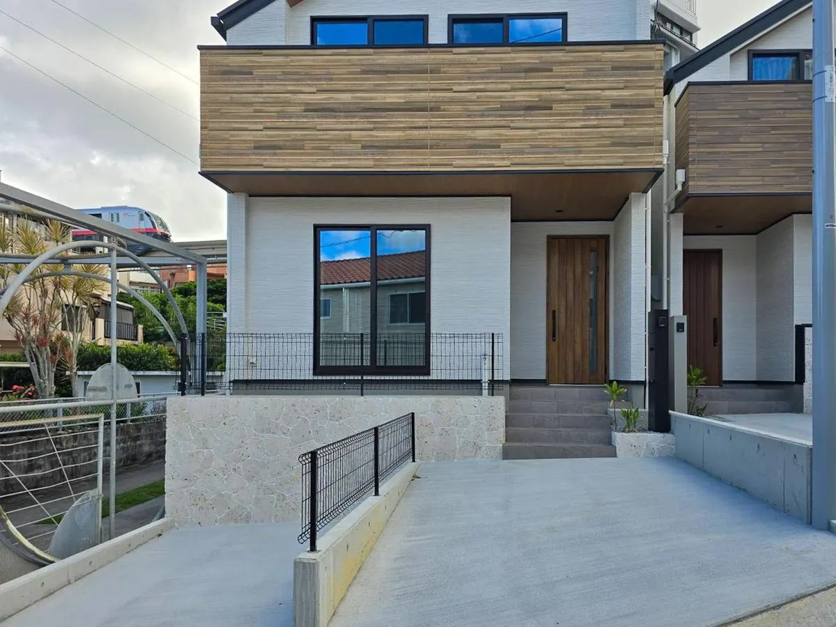 ファサード全景・琉球石灰岩 - 那覇市首里